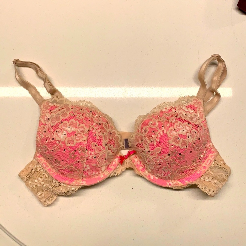 Victoria’s Secret Dream Angels Push-up Pink Lace Bra 32A